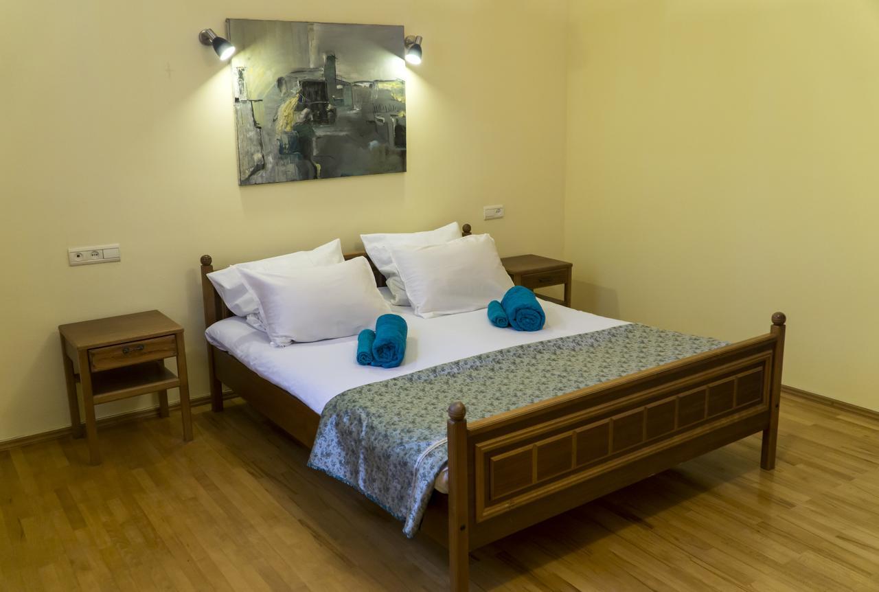 4Bd Appartaments With Cozy Garden Tbilisi Eksteriør bilde