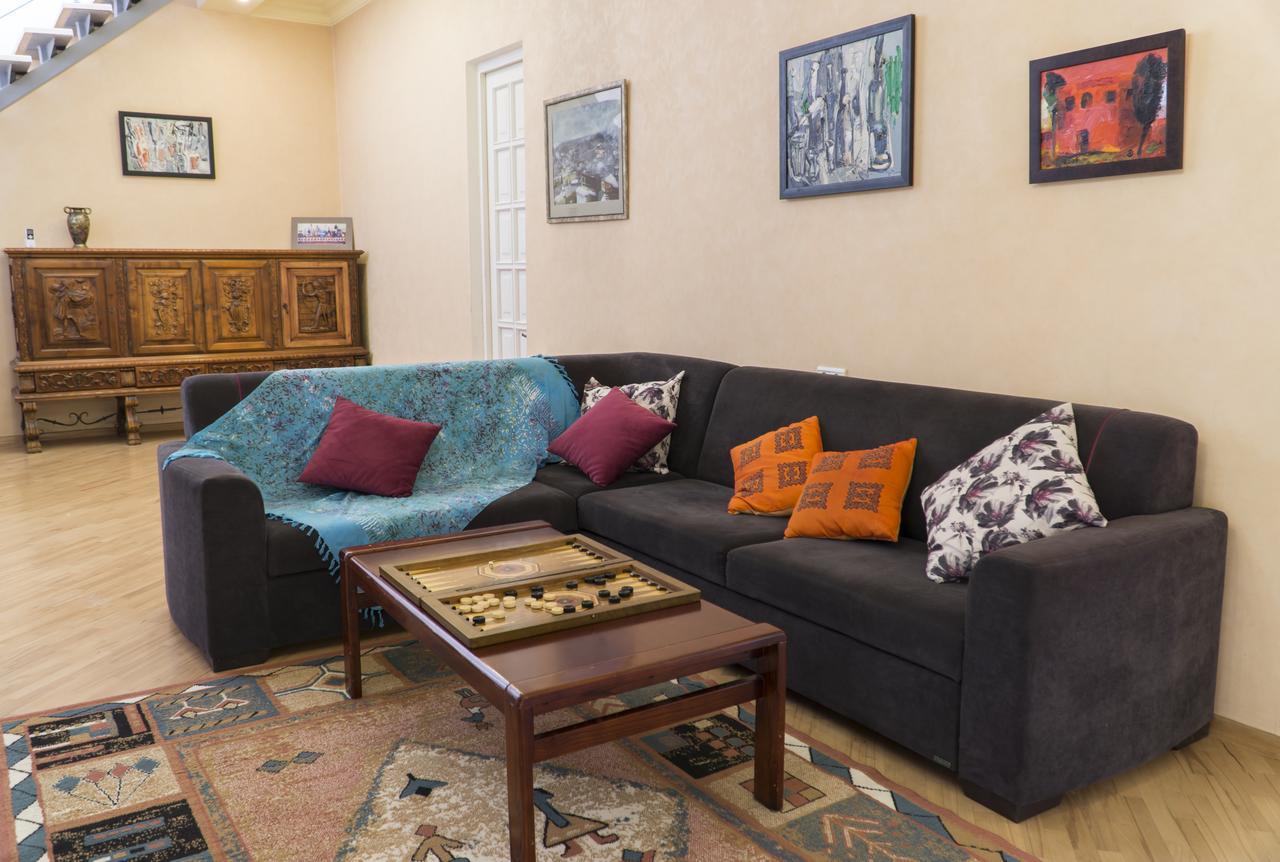 4Bd Appartaments With Cozy Garden Tbilisi Eksteriør bilde